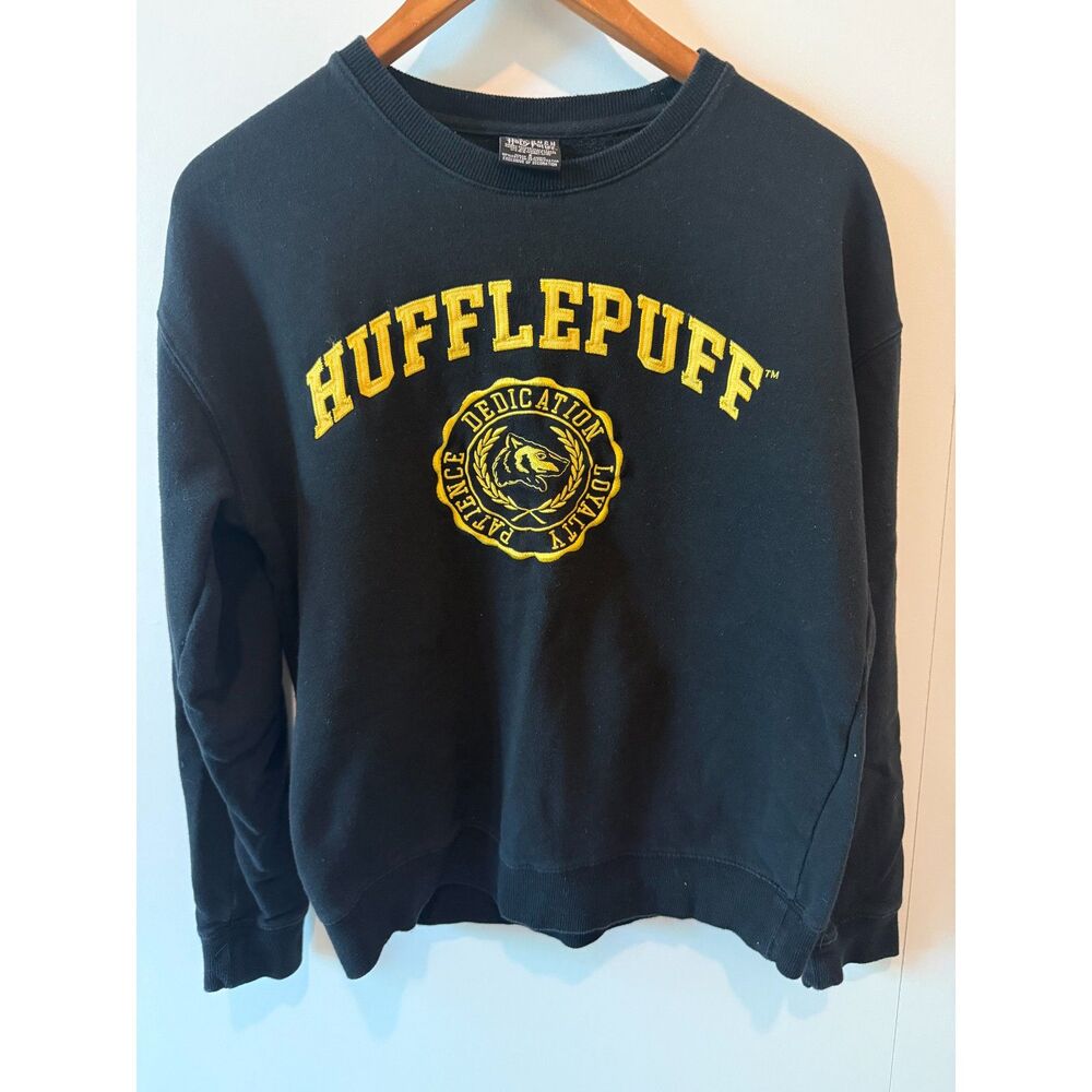 BoxLunch x Harry Potter Hufflepuff Crest Embroidered Black Sweatshirt - Size S
